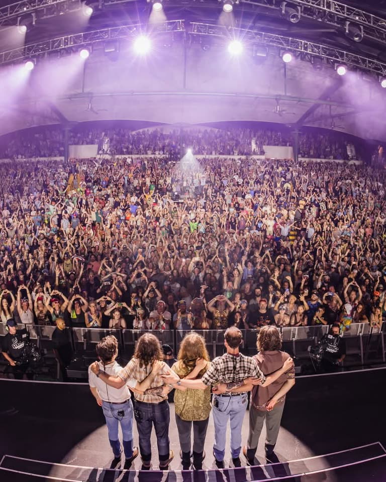 Gold Static official live moment