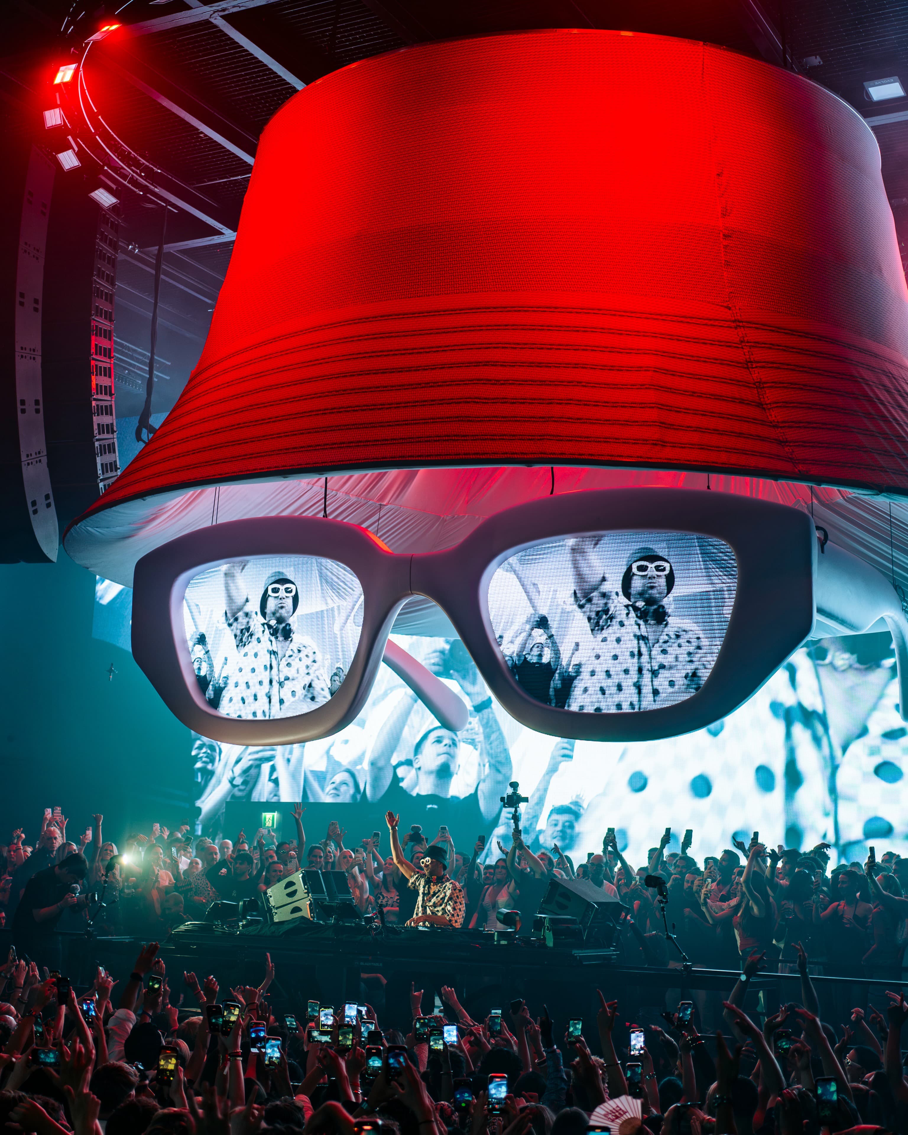 Mirrorline official live moment
